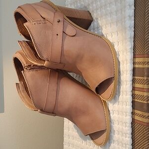 Anthropologie Sixtyseven peep toe boots size 41, US size 10